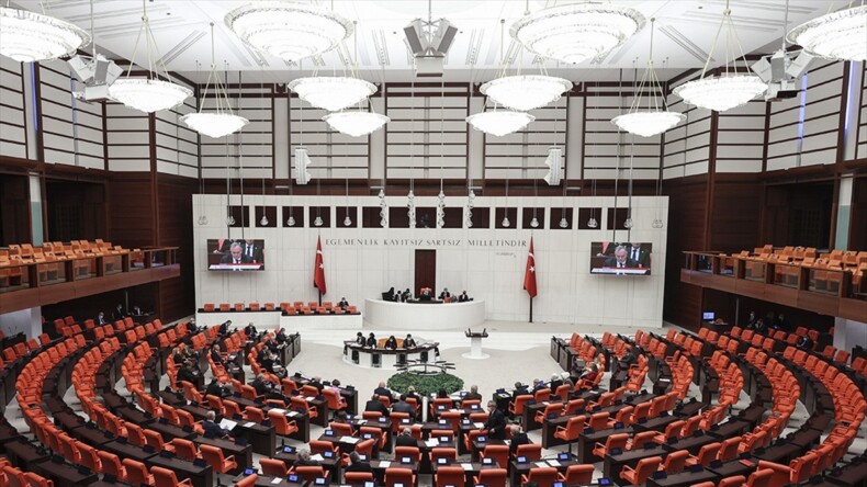 Meclis, ‘vergi ve ekonomi paketi’ni içeren kanun teklifi için mesai yapacak