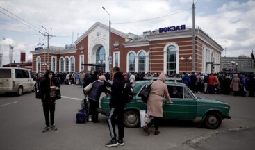 Ukrayna’da gün içinde yaklaşık 5 bin sivil, güvenli bölgelere çıkarıldı