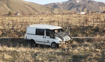 Bitlis’te içinde düzensiz göçmenlerin bulunduğu minibüs takla attı: 4 ölü