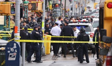 New York’ta Brooklyn bölgesinde metroda silahlı saldırı