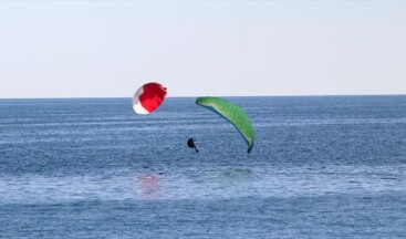 Muğla’da yamaç paraşütü kapanan 2 pilot, yedek paraşütle çakılmaktan kurtuldu