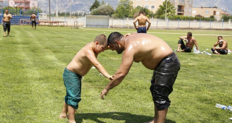 85+100 kiloda Mehmet Altun birinci oldu.