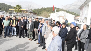 KEMER’DE ELEKTRİK KESİNTİLERİNE TEPKİ İÇİN BASIN AÇIKLAMASI YAPILDI