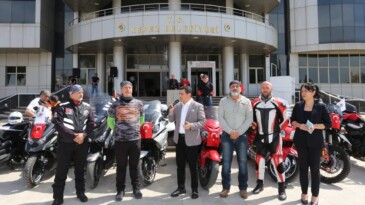 Antalya’nın motosiklet kortejini Kepez Belediye Başkanı Tütüncü, uğurladı.