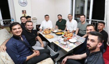 Tütüncü, öğrenci sahur konuğu oldu