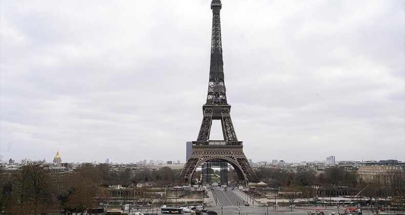 New York Times, Fransa’nın Haiti’den alınan haraçlarla Paris’i inşa ettiğini iddia etti