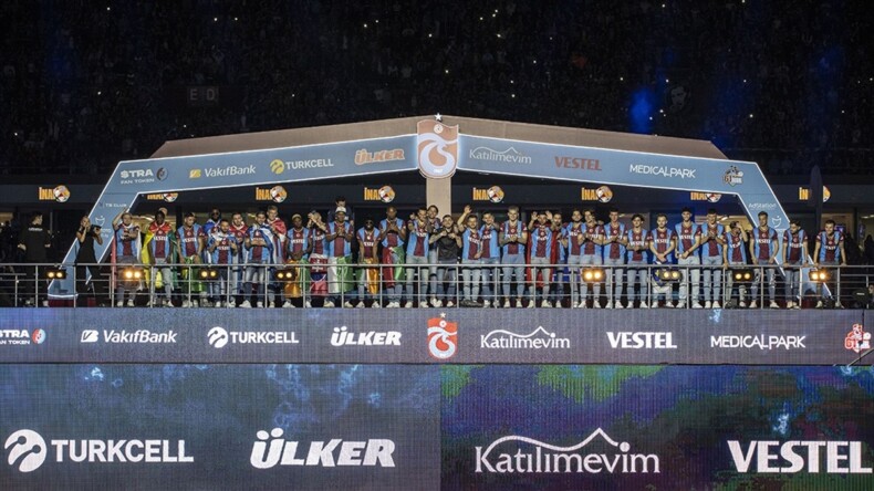 Trabzonspor’un şampiyonluk kutlaması dünyada ses getirdi