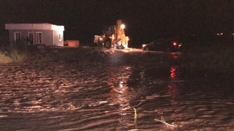 Afyonkarahisar’da şiddetli yağış nedeniyle konteynerde mahsur kalan 9 kişi kurtarıldı