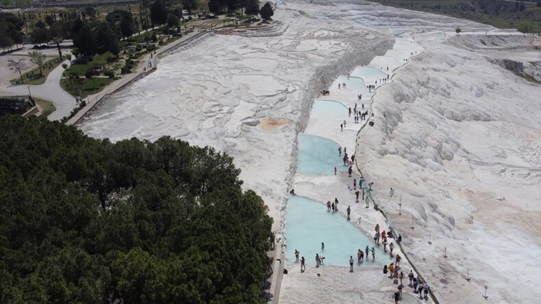 Pamukkale’ye 2022’nin ilk 5 ayında 431 bin turist geldi