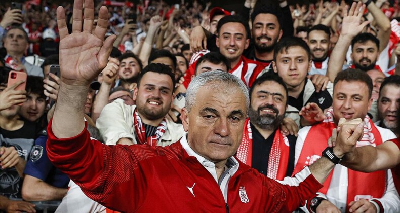 Sivasspor, teknik direktör Rıza Çalımbay’la devam edecek