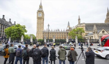 İngiltere Başbakanı Johnson partisinden güvenoyu aldı