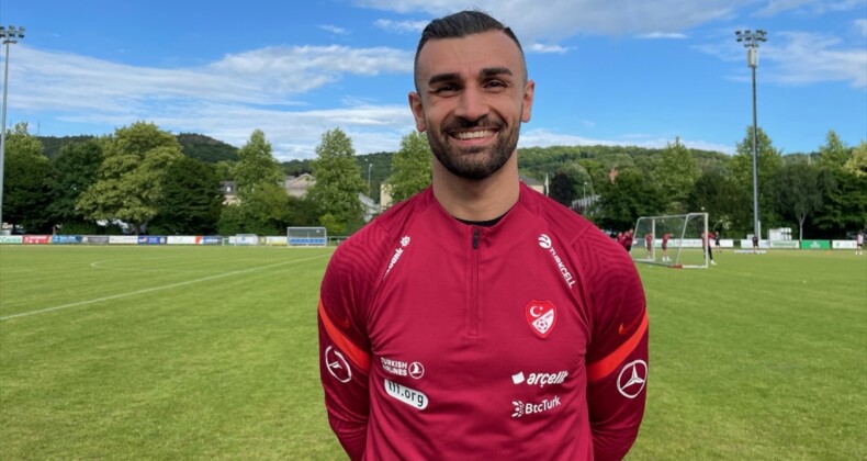 Milli futbolcu Serdar Dursun: Hocamız görev verdiği takdirde takıma katkı sağlamak istiyorum