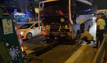 İstanbul’da servis otobüsü ile çekicinin çarpışması sonucu 9 kişi yaralandı