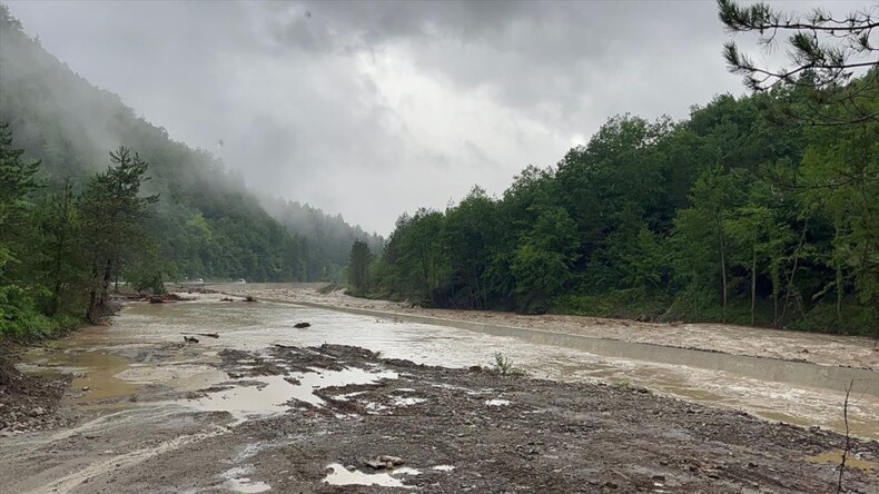 Kastamonu’da şiddetli yağış etkili oluyor