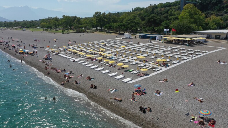 EKDAĞ Konyaaltı Plajı hizmete açıldı