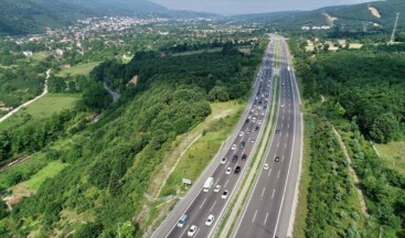 Bolu Dağı’nda bayram tatili nedeniyle uzun araç kuyrukları oluştu