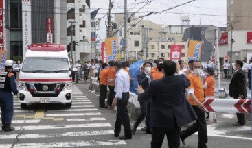 Eski Japonya Başbakanı Abe Şinzo silahlı saldırıda hayatını kaybetti