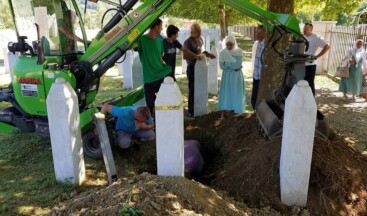 Srebrenitsa soykırımının kurbanlarının mezarları kemik ilavesi için yeniden açılıyor