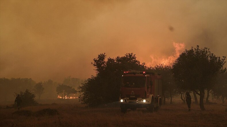 Datça’daki orman yangını ilk tespitlere göre elektrik trafosundan çıktı: Evler boşaltıldı,2500 kişi tahliye edildi.