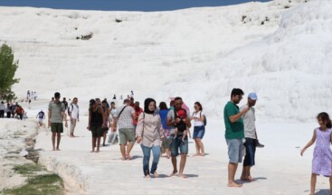 Beyaz cennet’ Pamukkale’yi bayram tatilinde 110 bin kişi ziyaret etti