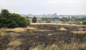 Londra’daki yangınların kontrol altına alınması için mücadele sürüyor