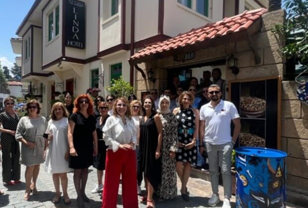 Akdeniz İŞ İnsanları Birliği Kahvaltıda  Kaleiçi Tu’Casa Linda Hotel’de bir araya geldi