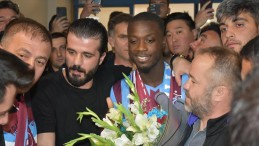 Trabzonspor’un yeni transferi Nicolas Pepe Trabzon’a geldi