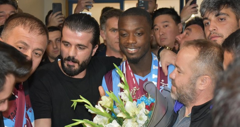 Trabzonspor’un yeni transferi Nicolas Pepe Trabzon’a geldi