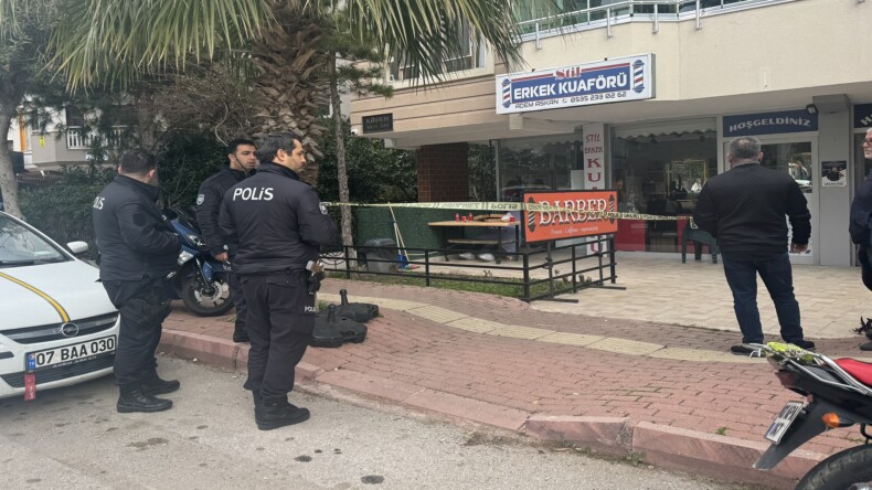 Antalya’da bir kişi iş yerinin önünde ölü bulundu