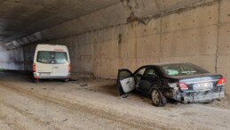 Son dakika: Burdur’da öğrenci servisi ile otomobilin çarpıştığı kazada 14 kişi yaralandı