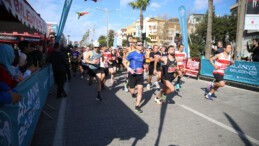 Alanya Atatürk Yarı Maratonu ve Halk Koşusu yapıldı