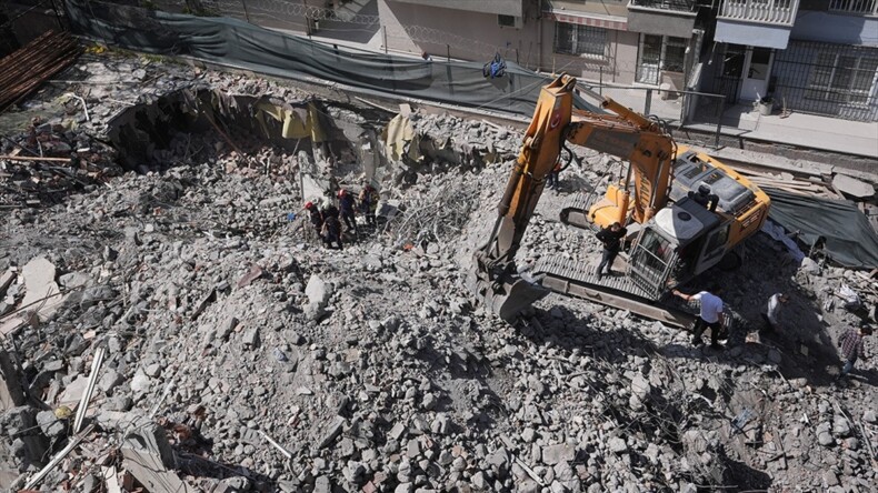 Ankara’da çöken istinat duvarının altında kalan işçinin ölümüyle ilgili 2 kişi tutuklandı