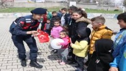 Yozgat’ta jandarma ekiplerinden çocuklara bayram sürprizi