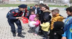 Yozgat’ta jandarma ekiplerinden çocuklara bayram sürprizi