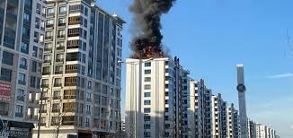 DİYARBAKIR – Bir binanın çatısında çıkan yangın söndürüldü