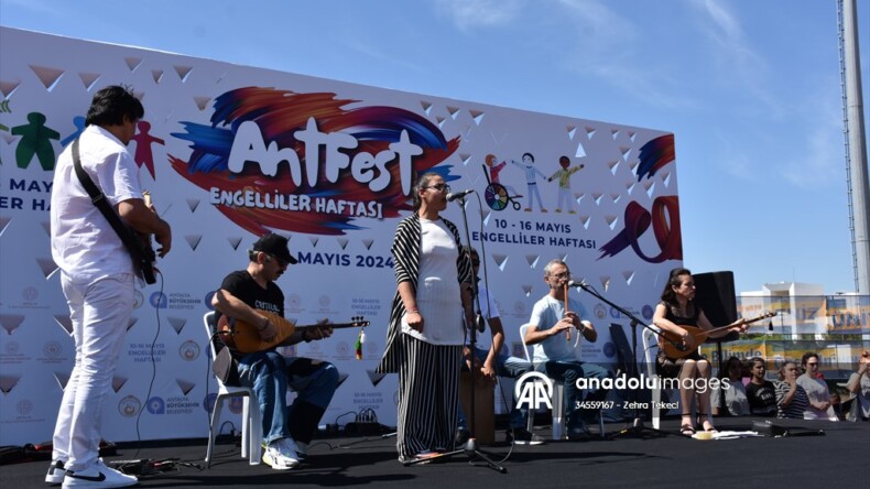 Antalya’da özel bireyler “AntFest Engelliler Festivali”nde buluştu