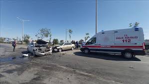 Burdur’da trafik kazasında 3 kişi öldü, 2 kişi yaralandı