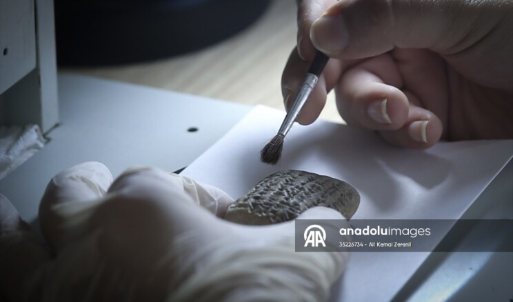 Hatay’da bulunan 3 bin 500 yıllık tablet dönemin ticari hayatıyla ilgili bilgi veriyor