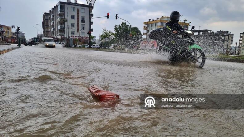 Yurdun bazı kesimleri için sağanak ve fırtına uyarısı