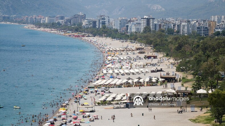 Antalya’da sıcak hava ve nem etkili oluyor