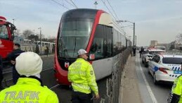 İstanbul’da tramvayın altında kalan kişi hayatını kaybetti