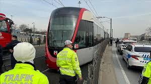 İstanbul’da tramvayın altında kalan kişi hayatını kaybetti