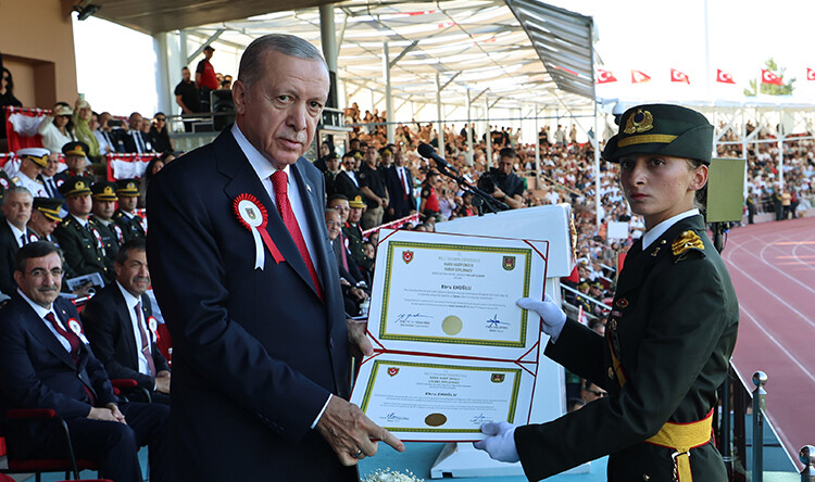 Cumhurbaşkanı Erdoğan: Türk Silahlı Kuvvetlerimiz vatanımızın bölünmez bütünlüğünün güvencesidir