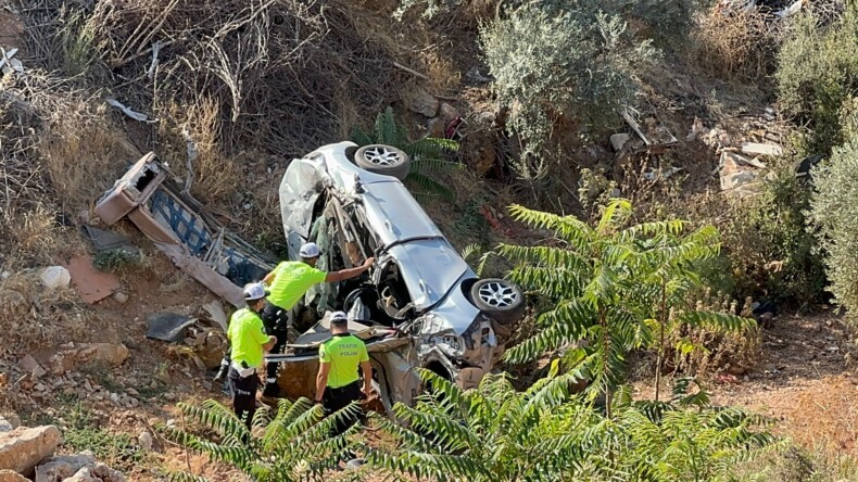 Antalya’da takla atan otomobilin sürücüsü öldü