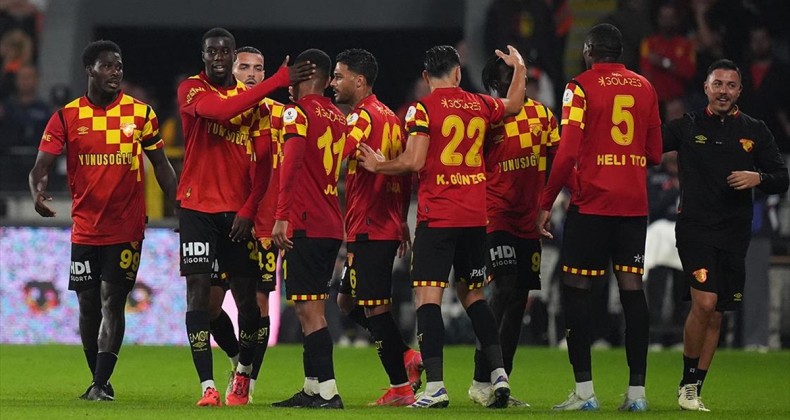 Göztepe, 10 kişi tamamladığı müsabakada Trabzonspor’u 2-1 yendi