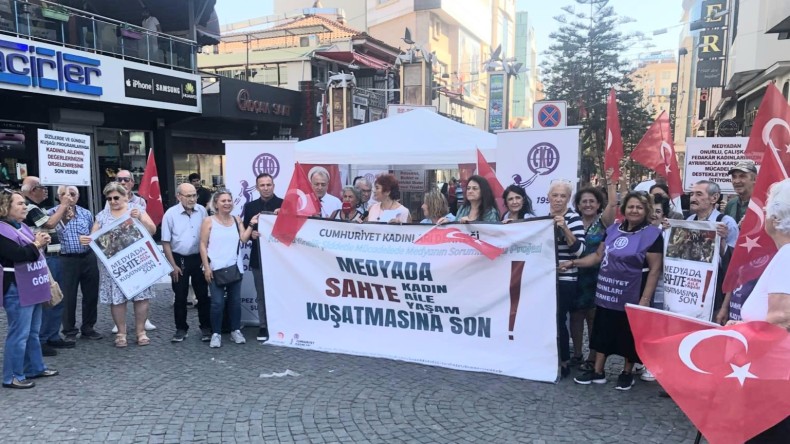 Cumhuriyet Kadınları Derneği Kadına Yönelik Şiddetle Mücadelede Medyanın Sorumluluğu vurgusu