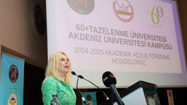 Tazelenme Üniversitesi’nde ilk ders Rektör Prof. Dr. Özlenen Özkan’dan