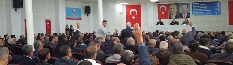 Adana Valisi Yavuz Selim Köşger muhtarlarla bir araya geldi