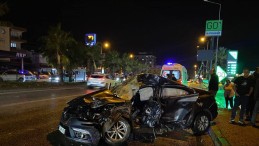 Antalya’da tur otobüsü ile çarpışan otomobilin sürücüsü öldü