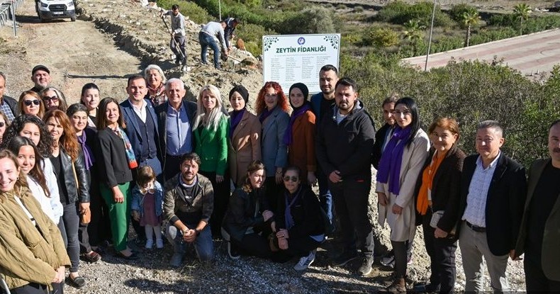 Demre’de dikilen zeytin fidanlarına öldürülen kadınların ismi verildi